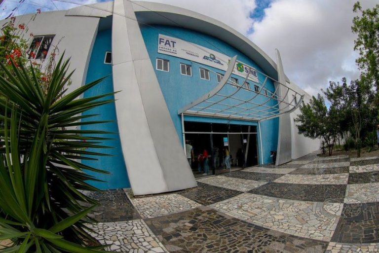 Campina Grande inicia semana com mais de 100 oportunidades de emprego