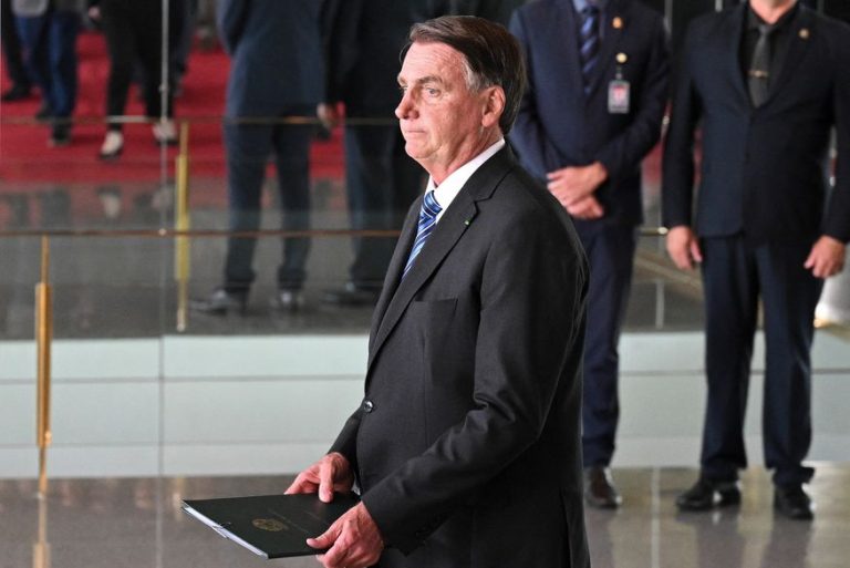 TSE marca para próxima terça julgamento de ações contra Bolsonaro