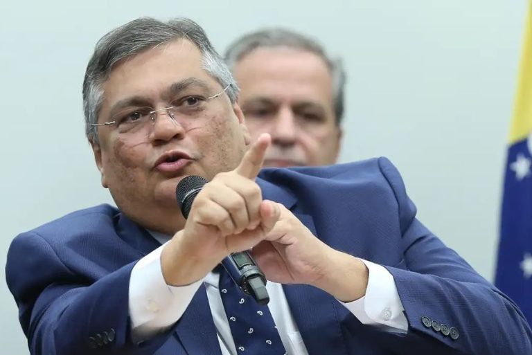 Senado aprova Flávio Dino para o STF