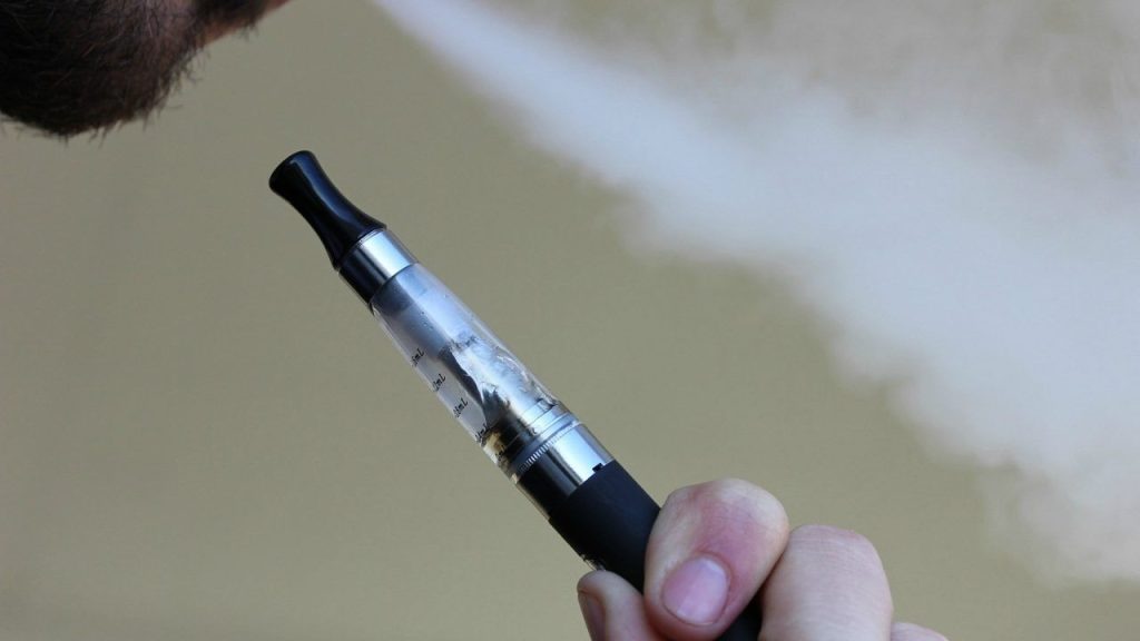 Agevisa determina apreensão de todos os cigarros eletrônicos vendidos e em uso, na Paraíba