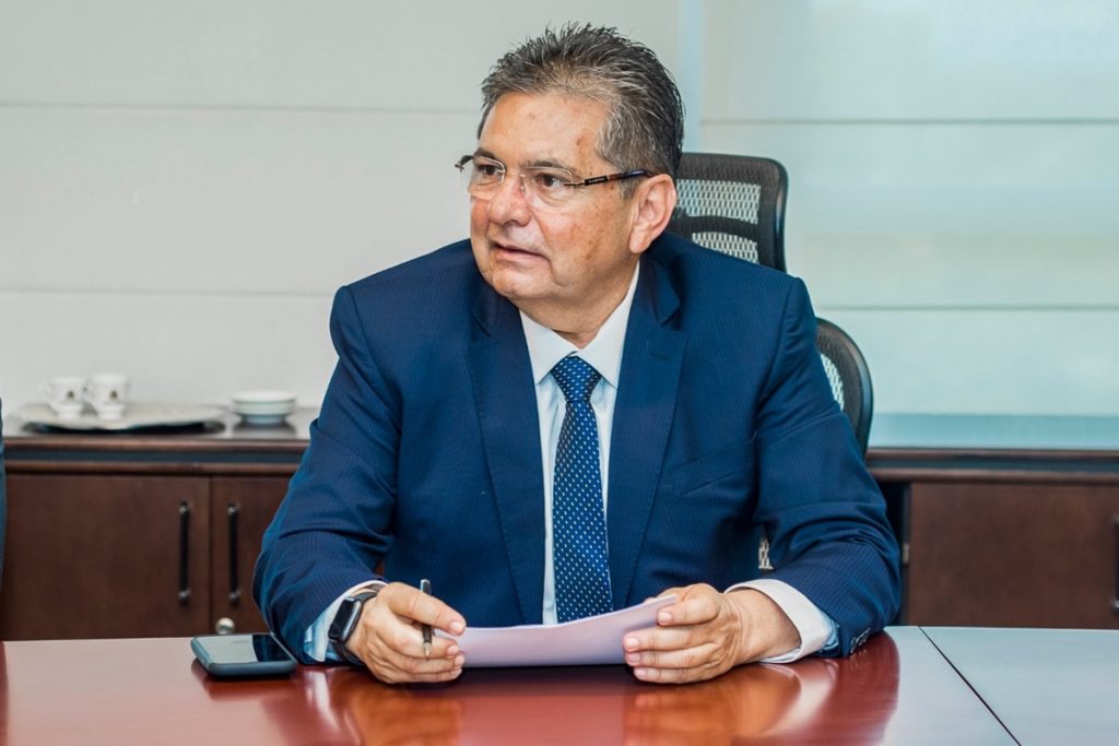Adriano Galdino quer duas vagas na chapa para o Republicanos e reforça pré-candidatura ao governo