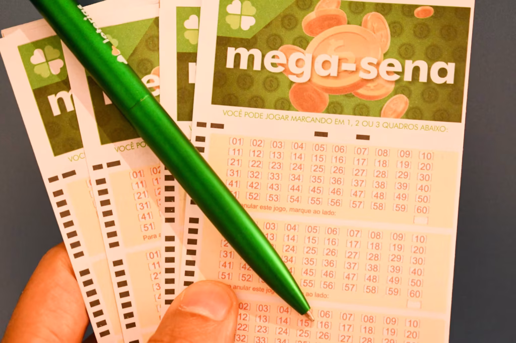 Mega-Sena acumula, e prêmio vai a R$ 20 milhões; veja os números sorteados neste sábado