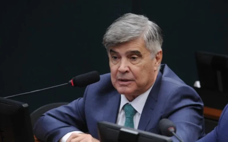 Deputado Wellington Roberto age rápido, aciona polícia e ajuda prender suspeito de tentar aplicar golpes em políticos da PB