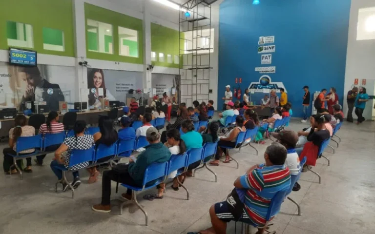 Campina Grande inicia semana com mais de 870 vagas de emprego