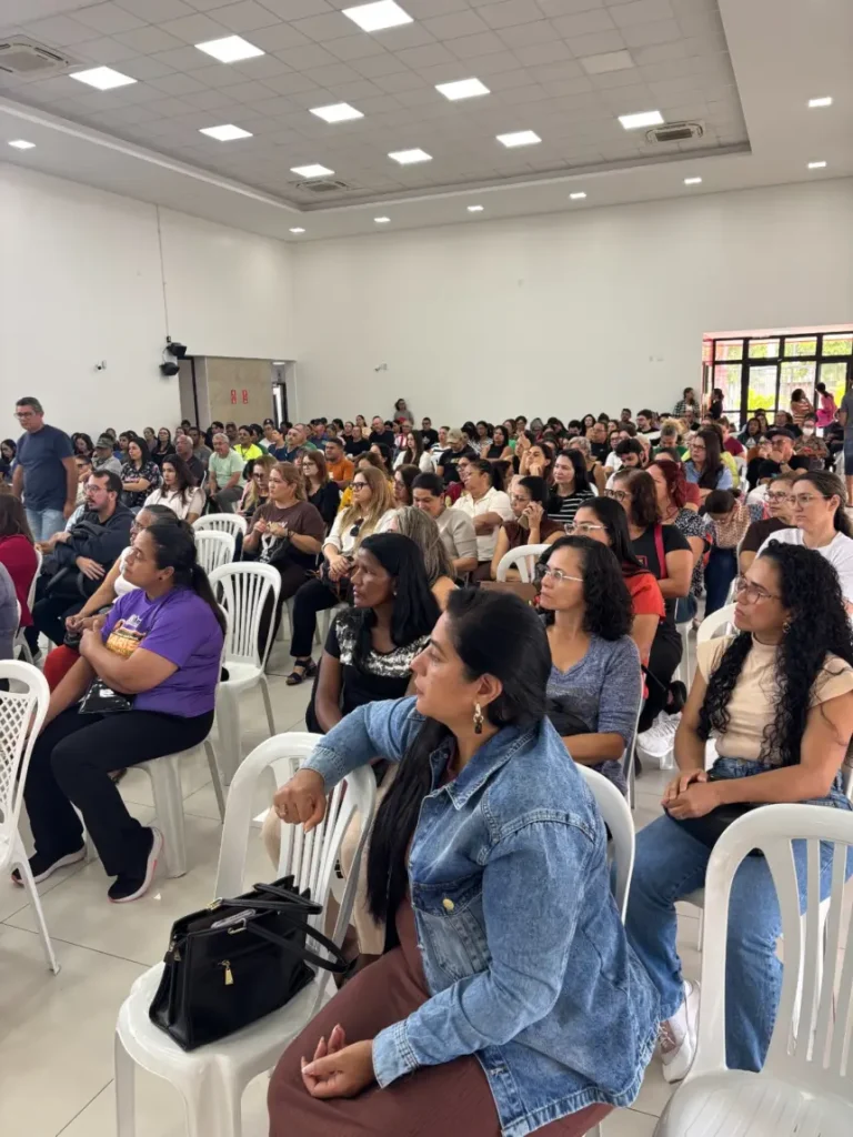 Servidores municipais de Campina Grande entram em greve por tempo indeterminado