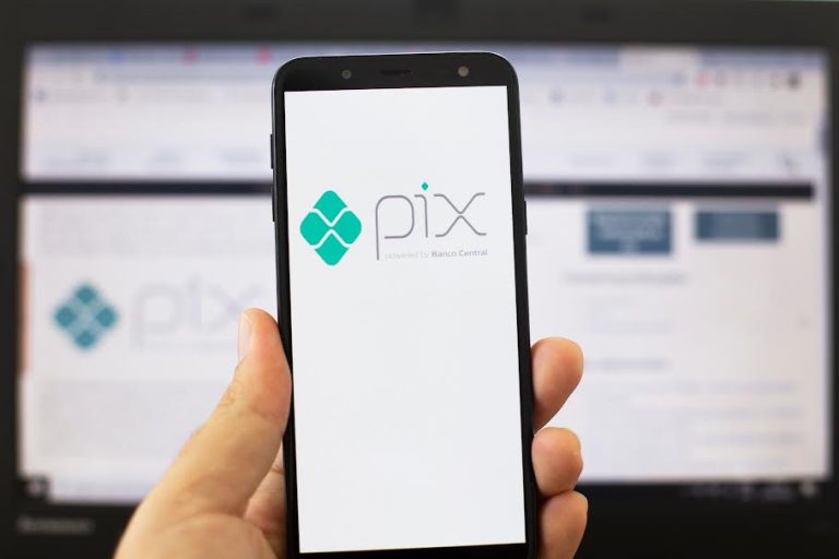Sem lucrar com o Pix, empresas americanas pressionam contra sistema brasileiro