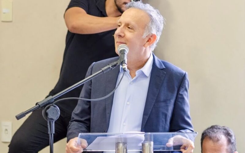 Aguinaldo recebe títulos de cidadania e reforça compromisso com os municípios da PB