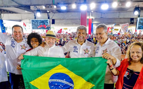 PT oficializa candidatura de Lula, que concorre à Presidência pela sétima vez