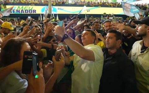 Flávio promete prisão para ladrão de celular e diz: “O Brasil só tem jeito na porrada”