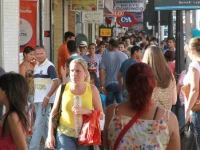 Dia do Comerciário: veja o que abre e o que fecha em Campina Grande