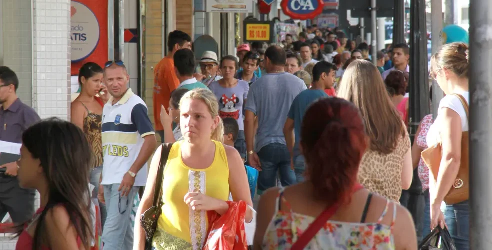Dia do Comerciário: veja o que abre e o que fecha em Campina Grande