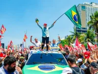 Com virada no segundo turno, Lula se reelege para 4º mandato