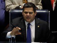 Oposição tenta evitar PEC 6×1 antes do 2º turno, mas Alcolumbre diz que votação está mantida