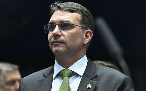 Partido Republicanos oficializa apoio a Flávio; Hugo Motta não aparece