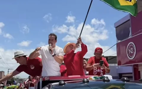 Lucas Ribeiro participa de ato de campanha com Lula no RN e faz defesa do governo do PT