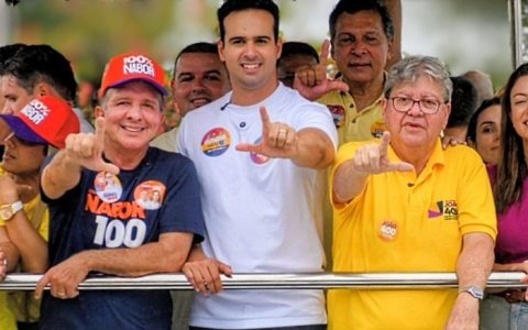 Lucas, João e Nabor votam juntos em Campina, João Pessoa e Patos