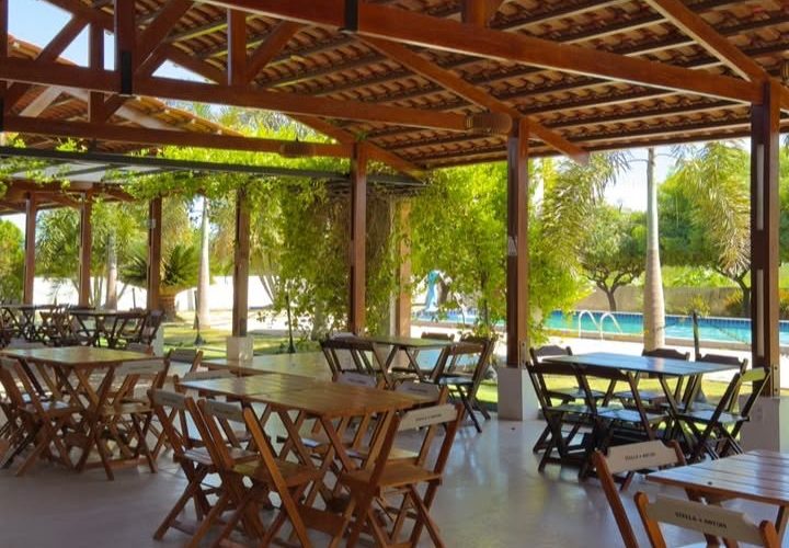 Empresário usa criatividade para melhorar conforto térmico em restaurante e atrair mais clientes em Sousa